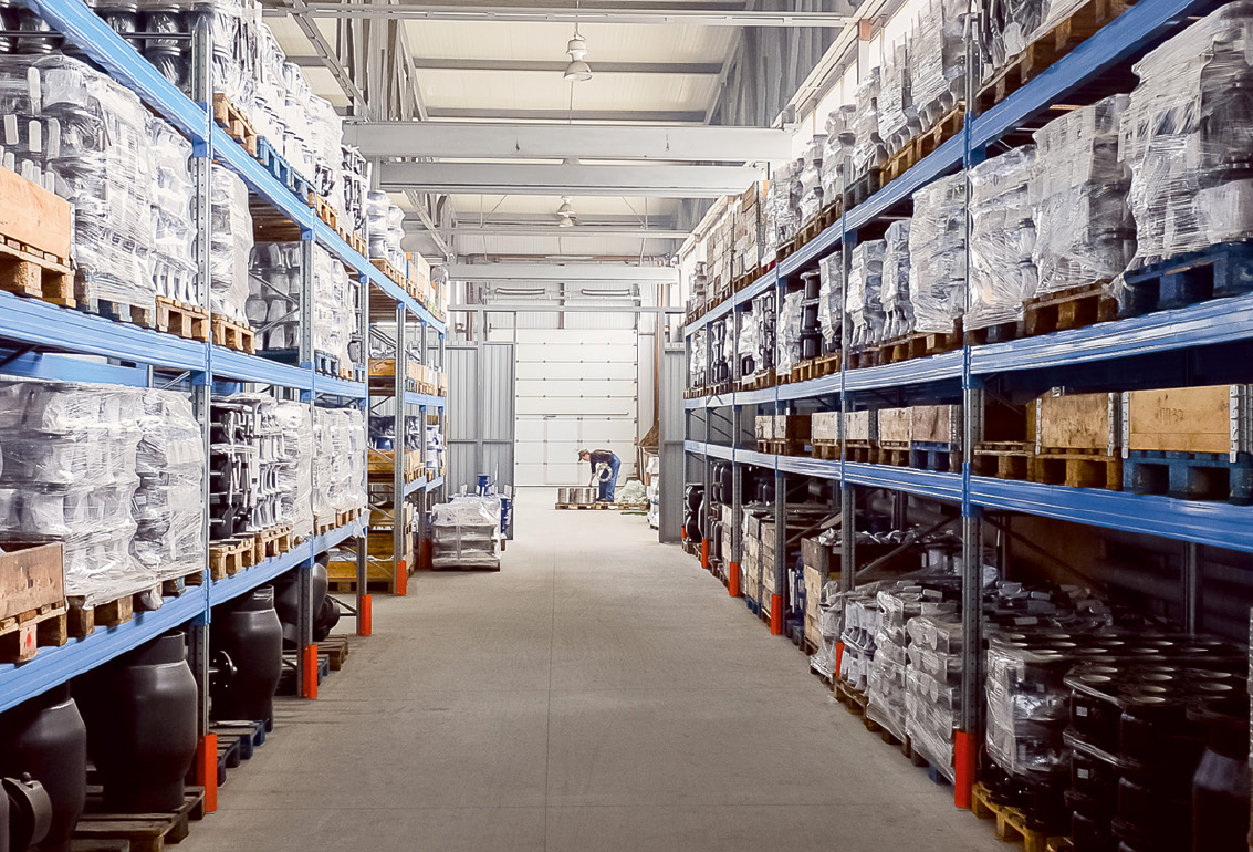 Крупный складской комплекс в г. Пенза позволяет хранить огромный запас шаровых кранов различных типоразмеров